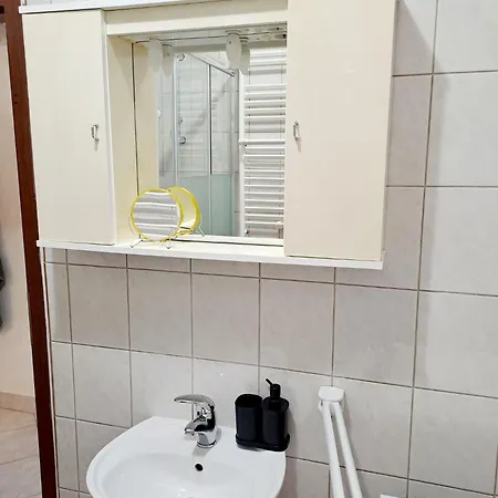 Oaza Mira Ivana Apartment Sibinj Krmpotski